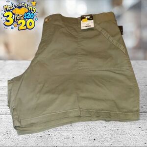 NWT green shorts size 24